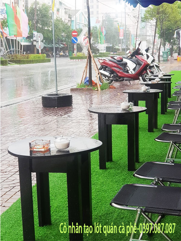 cỏ nhân tạo quán cà phê